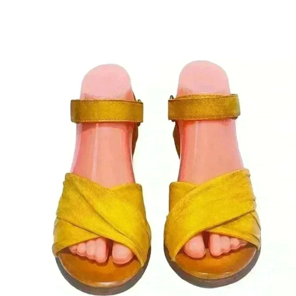 Miz Mooz Women’s Yellow Leather Heeled Sandals Collette With Strap SZ 37/ 6.5-7 - Picture 3 of 12